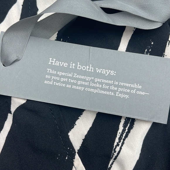 NEW Chico’s Zenergy Neema Black Ecru Print Reversible Jacket 2 Standard L 12 NWT - Picture 3 of 8